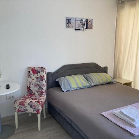 Budva, Jaz, Apartmani Dif Exteriör bild